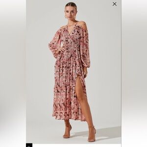 ASTR The Label Ciri Floral Cold Shoulder Midi Dress